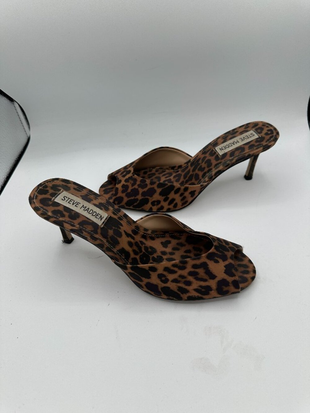 Steve Madden Leopard Rowe Peep-Toe Kitten Sandals Women's 7.5